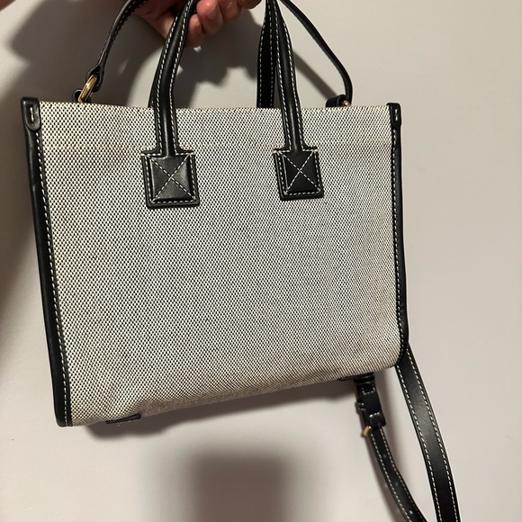 Burberry Black and Cream Tote Bag with Structured Shape and Leather Accents - Picture 2 of 14